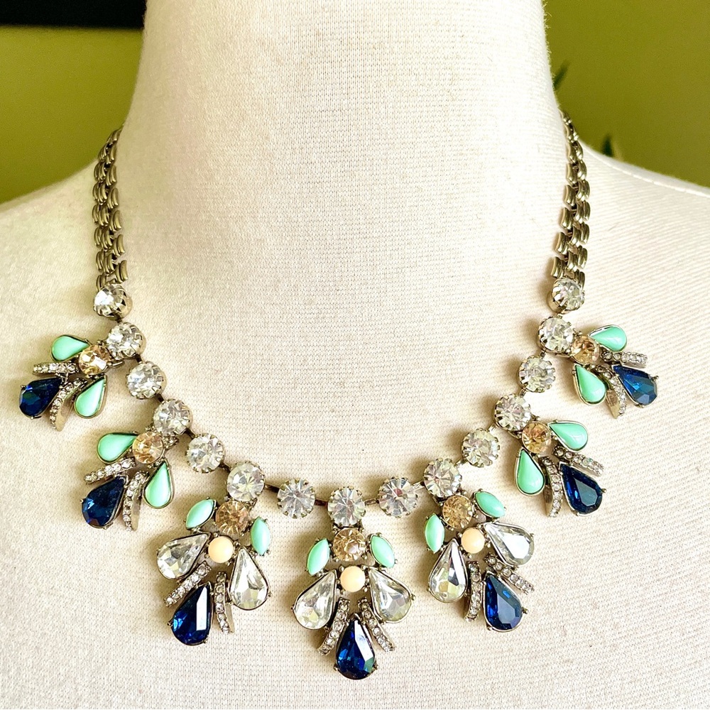 Mythologie statement necklace